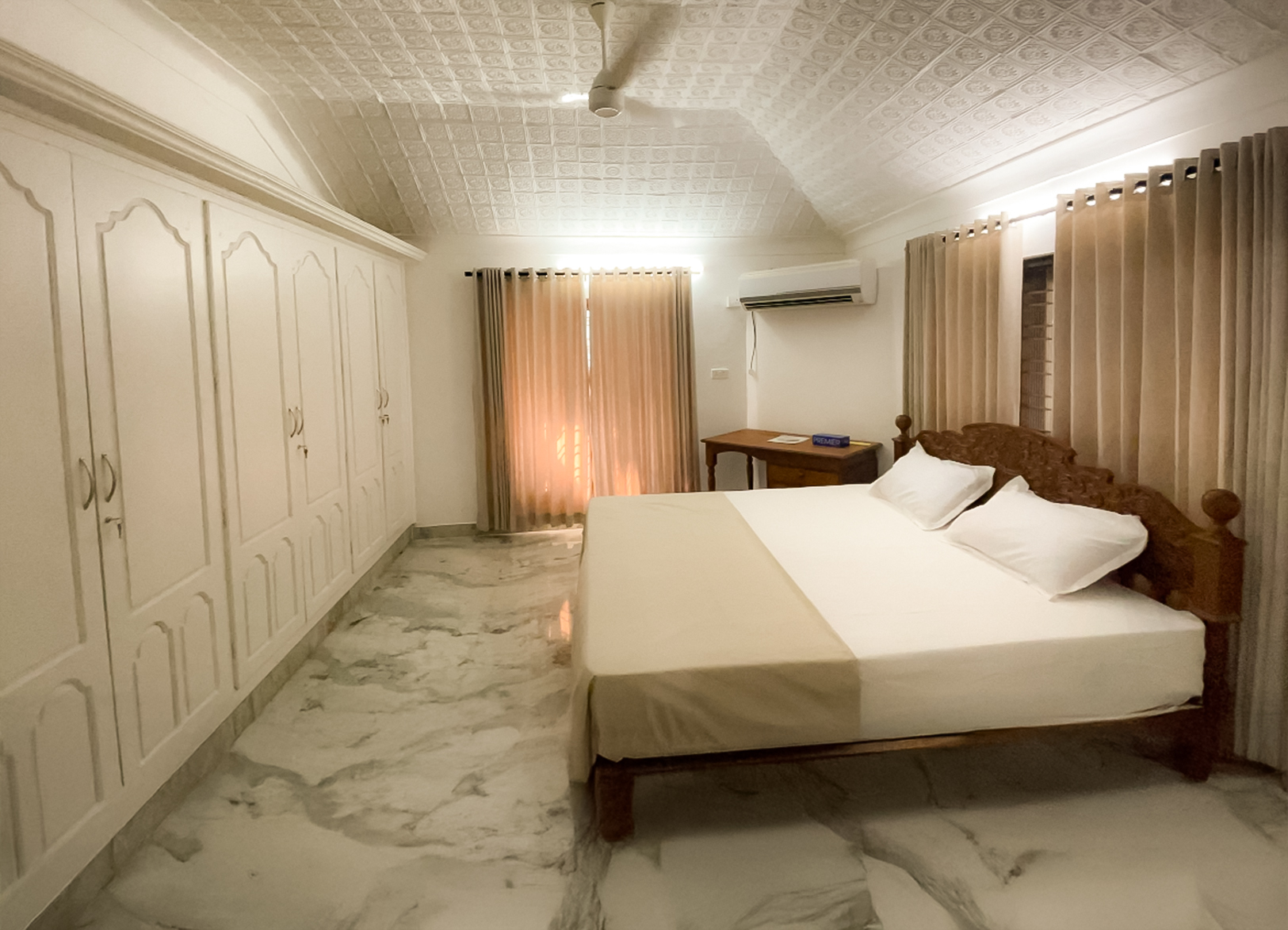 Perunthenaruvi Waterfalls